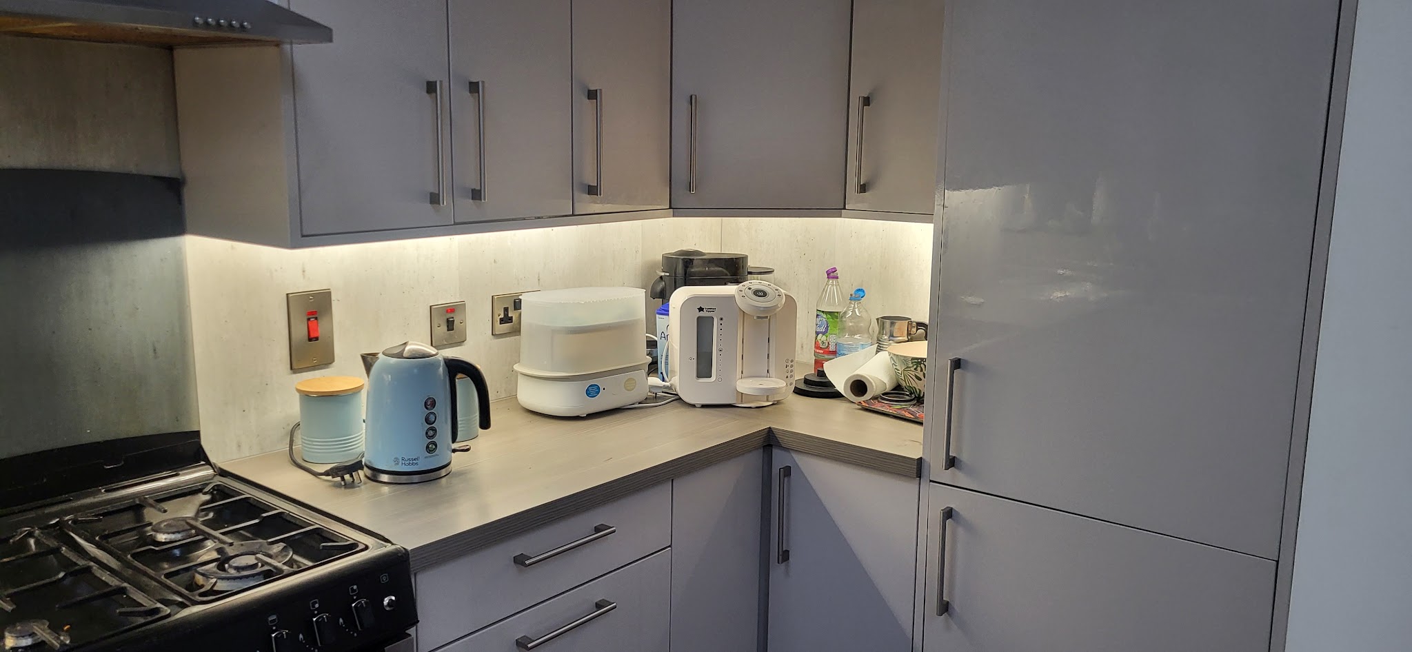 Under-cabinet lighting in a kitchen